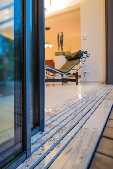 Seuil pour porte fenêtre coulissante avec rejingot de 7 cm, traditionnel,  profondeur 38, longueur 160 cm 