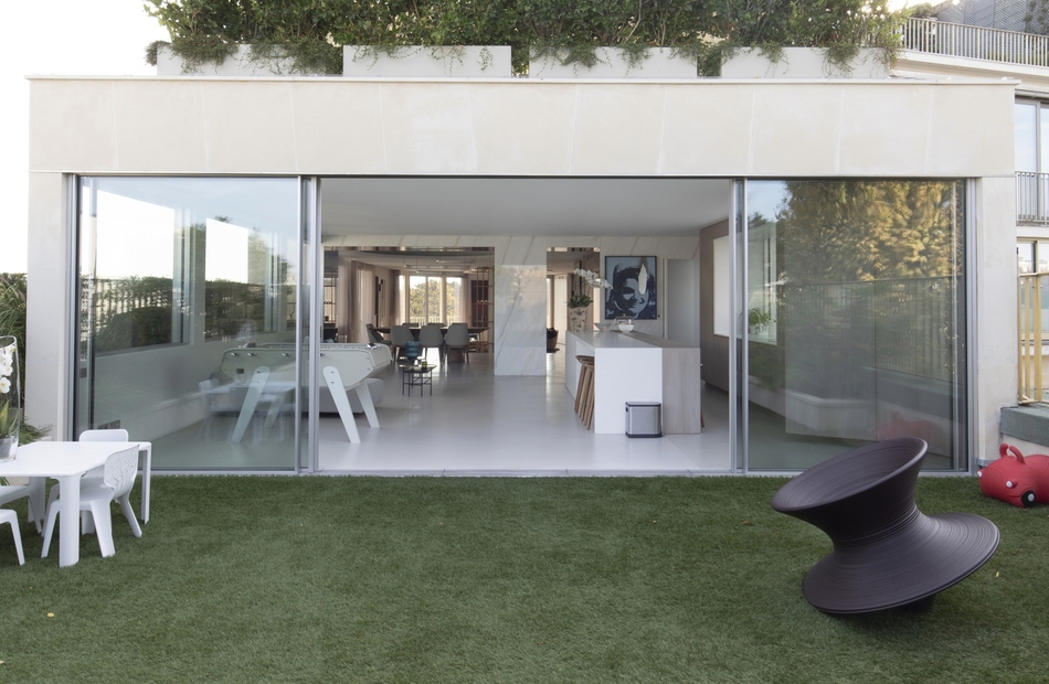 Baies coulissantes Vitrocsa sur une terrasse<br />© François Maréchal