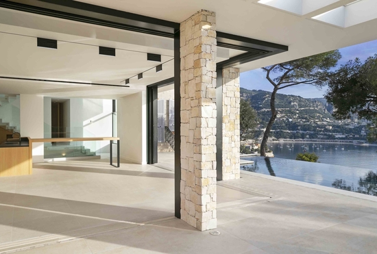 Baie vitrée modulable villa moderne
